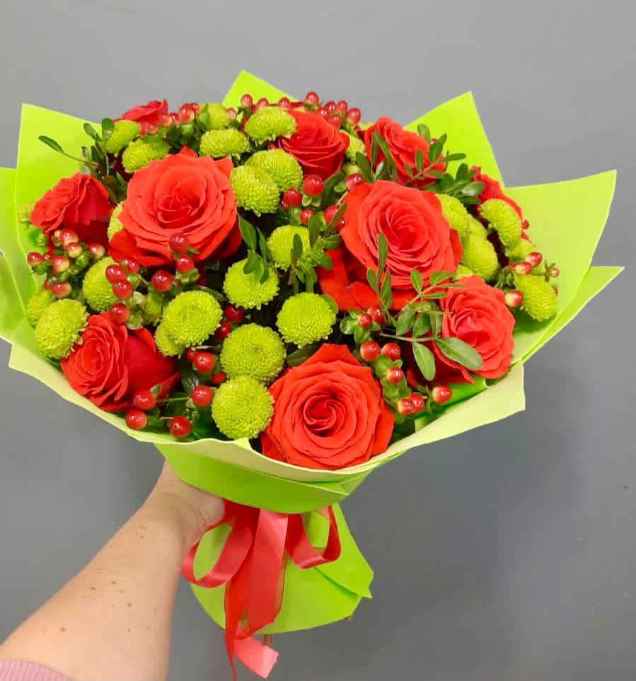 Букет цветов из: Хризантемы и Розы в Юрюзани