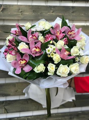 Букет цветов из: Розы и Хризантемы в Юрюзани