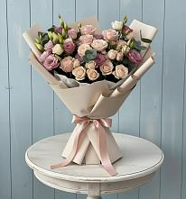 Букет цветов из:  Розы и Лизиантусы в Юрюзани