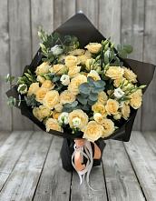 Букет цветов из:  Розы и Лизиантусы в Юрюзани