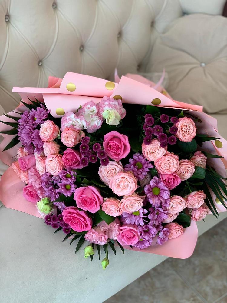 Букет цветов из: Хризантемы, Розы и Лизиантусы в Юрюзани