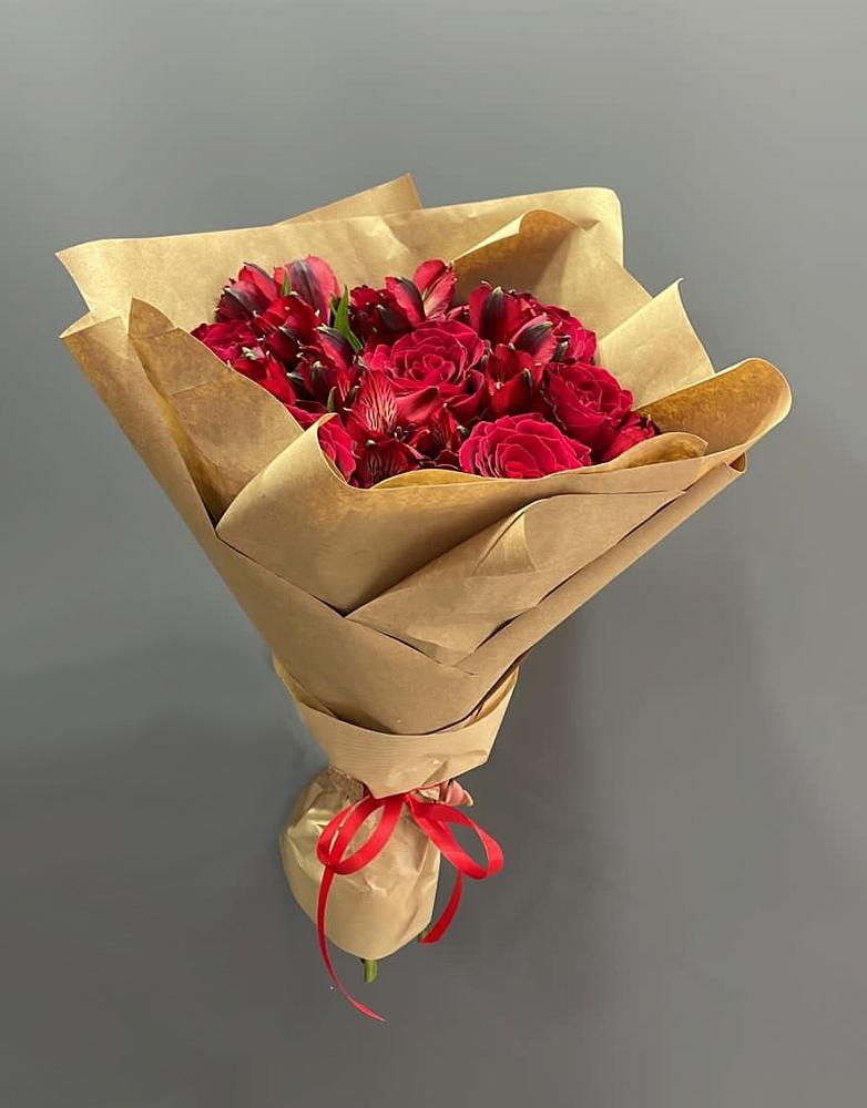 Букет цветов из: Альстромерии и Розы в Юрюзани