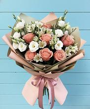 Букет цветов из:  Розы, Альстромерии и Лизиантусы в Юрюзани