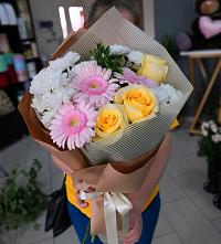 Букет цветов из:  Герберы, Розы и Хризантемы в Юрюзани
