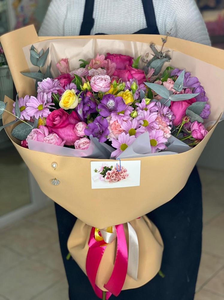 Букет цветов из: Хризантемы, Гвоздики и Альстромерии в Юрюзани