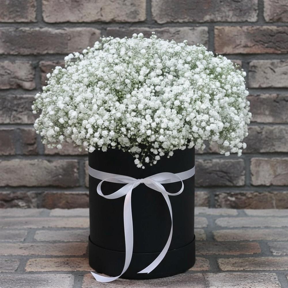 Цветочная композиция из Гипсофила в шляпной коробке в Юрюзани