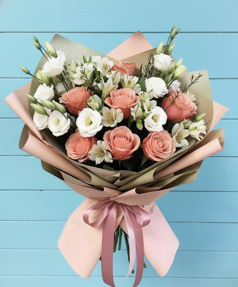 Букет цветов из: Розы, Альстромерии и Лизиантусы в Юрюзани