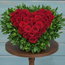 Цветочная композиция из Розы в виде сердца в Юрюзани