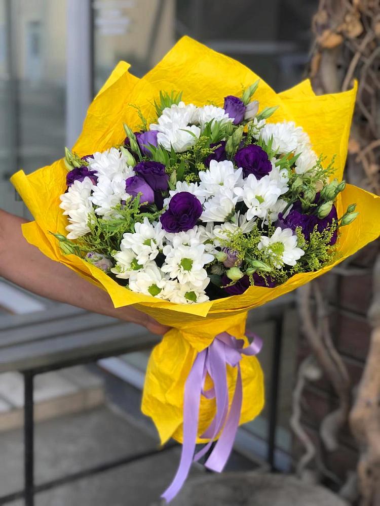 Букет цветов из: Ирисы, Хризантемы и Ромашки в Юрюзани
