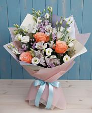 Букет цветов из:  Лизиантусы, Розы, Альстромерии и Гипсофила в Юрюзани