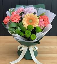 Букет цветов из:  Гвоздики, Розы, Герберы и Хризантемы #REPLACE_PRED# Юрюзани