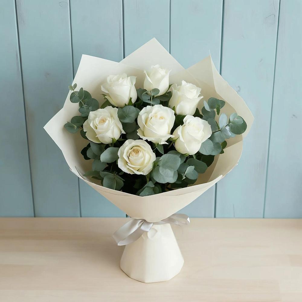 Букет Белые розы в Эвкалипте в Юрюзани