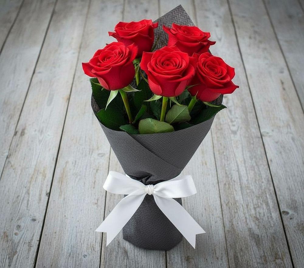 Букет 5 Красных роз Эдлесс Лав в Юрюзани