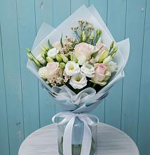 Букет цветов из:  Розы и Лизиантусы в Юрюзани