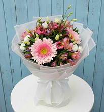 Букет цветов из:  Герберы, Альстромерии и Лизиантусы в Юрюзани