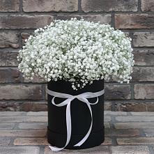 Цветочная композиция из Гипсофила в шляпной коробке в Юрюзани