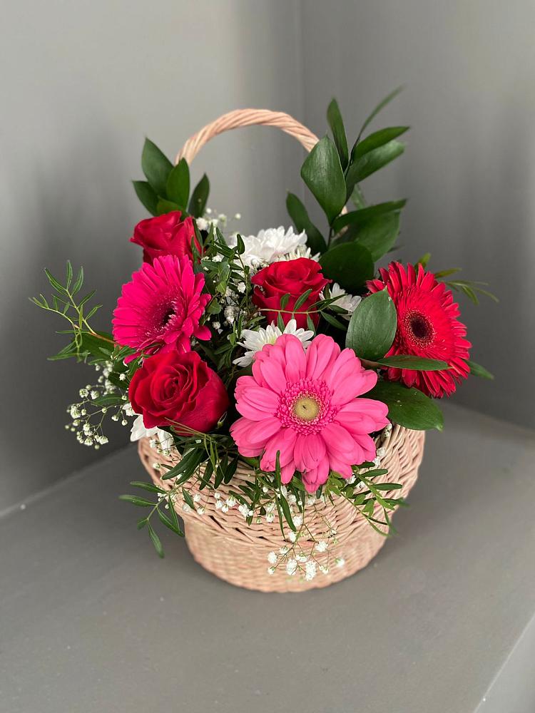 Цветочная композиция из Розы, Хризантемы и Герберы в корзине в Юрюзани