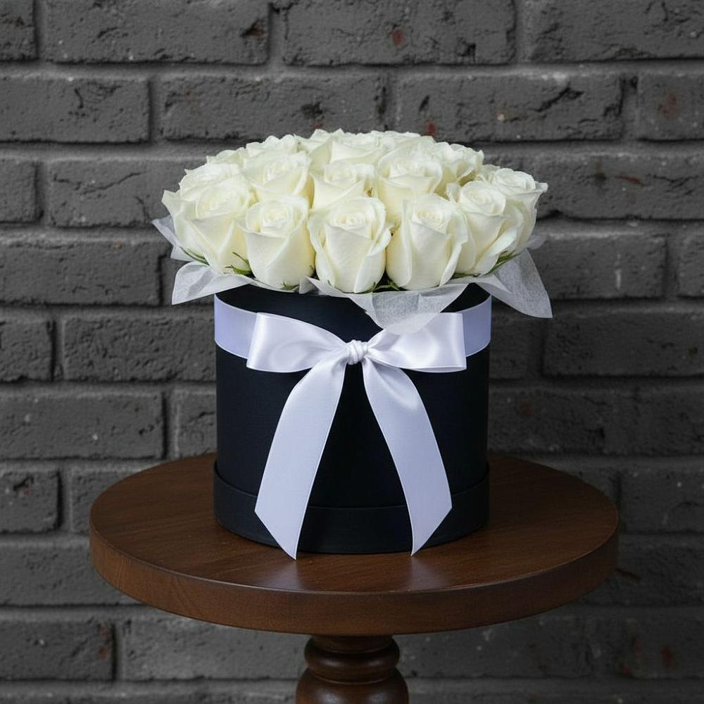 Цветочная композиция из Розы в шляпной коробке в Юрюзани