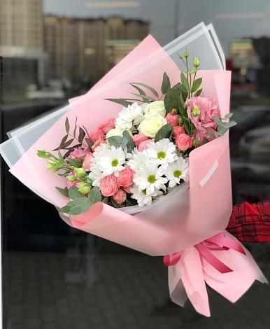 Букет цветов из: Розы, Лизиантусы и Хризантемы в Юрюзани