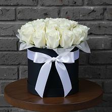 Цветочная композиция из Розы в шляпной коробке в Юрюзани